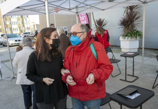 O Concello da Coruña colabora coa Cruz Vermella en actividades para achegar as últimas tecnoloxías ás persoas maiores